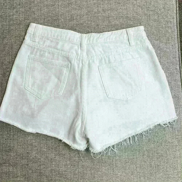 Misguided White Riot Hem Mom Denim Shorts - Picture 2 of 5